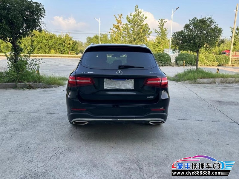 18年奔驰GLC轿车抵押车出售