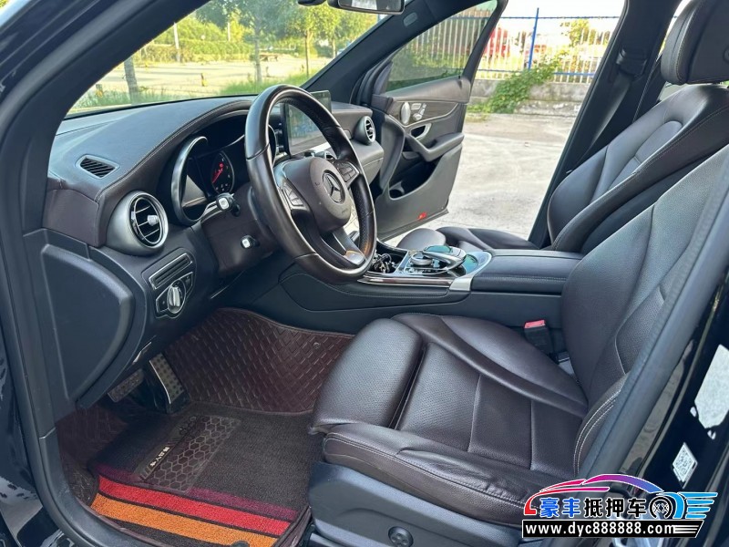 18年奔驰GLC轿车抵押车出售