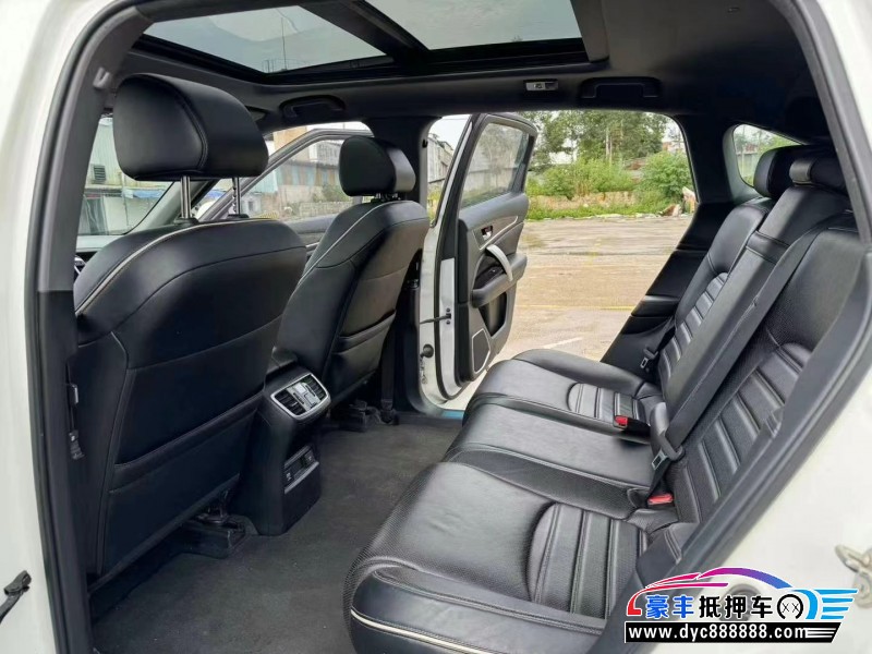 17年本田UR-V轿车抵押车出售