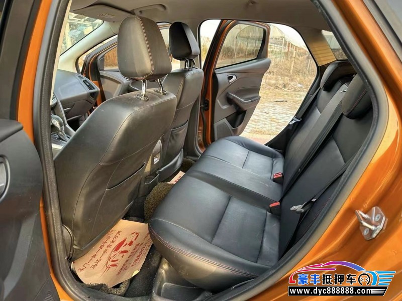 17年福特福克斯轿车抵押车出售