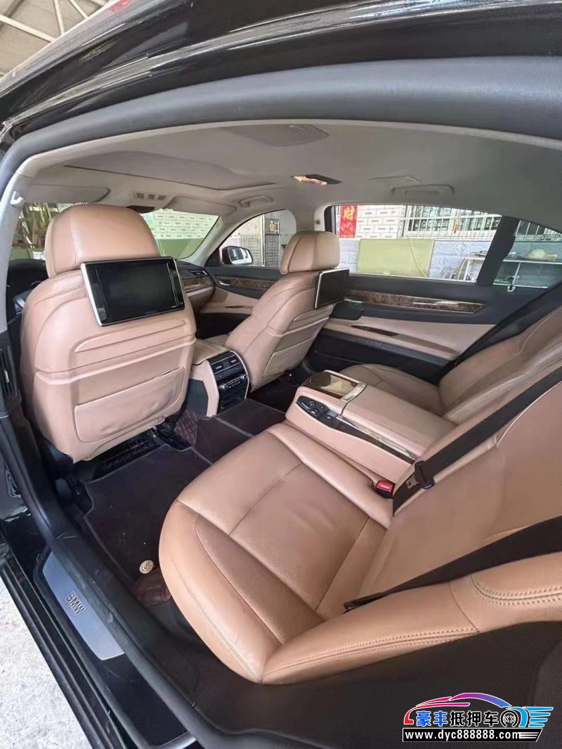 15年宝马7系轿车抵押车出售