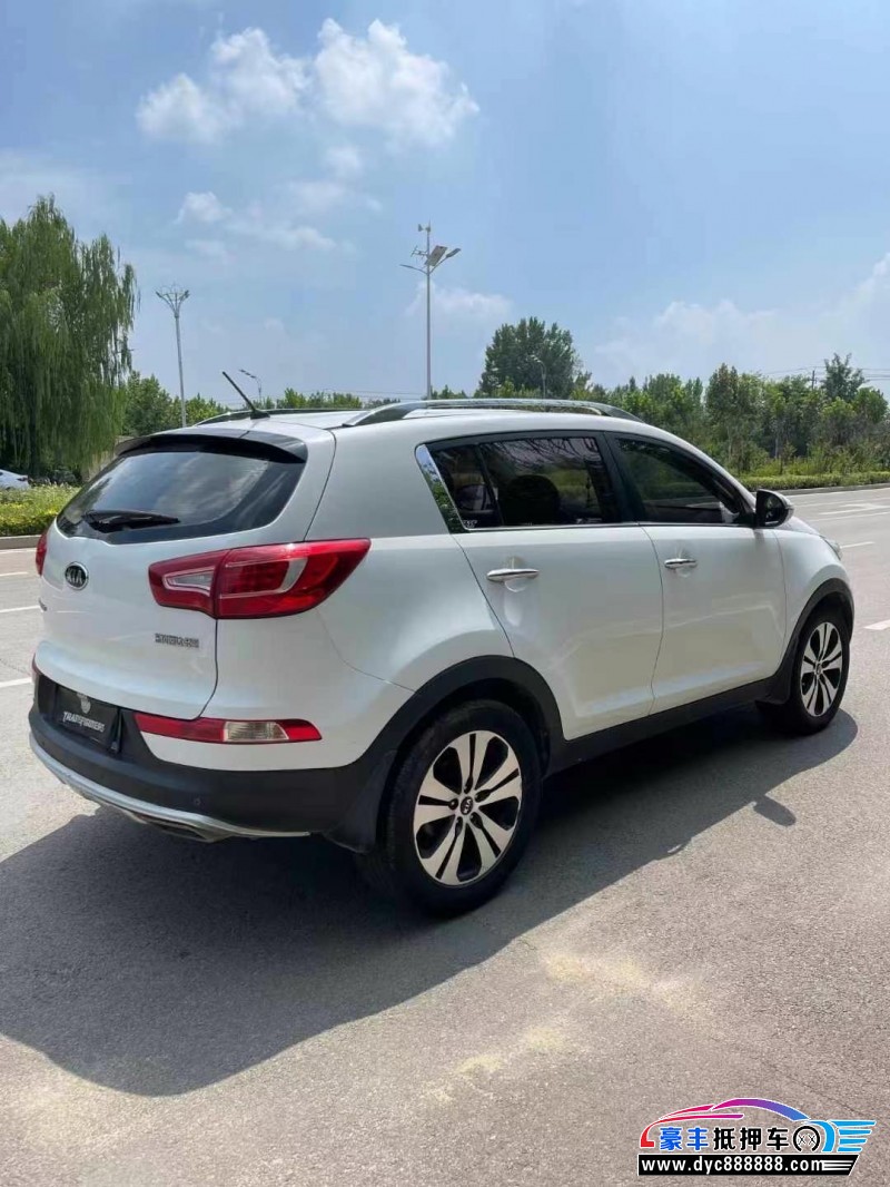 13年起亚智跑轿车抵押车出售