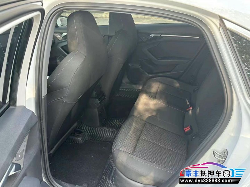 21年奥迪A3轿车抵押车出售