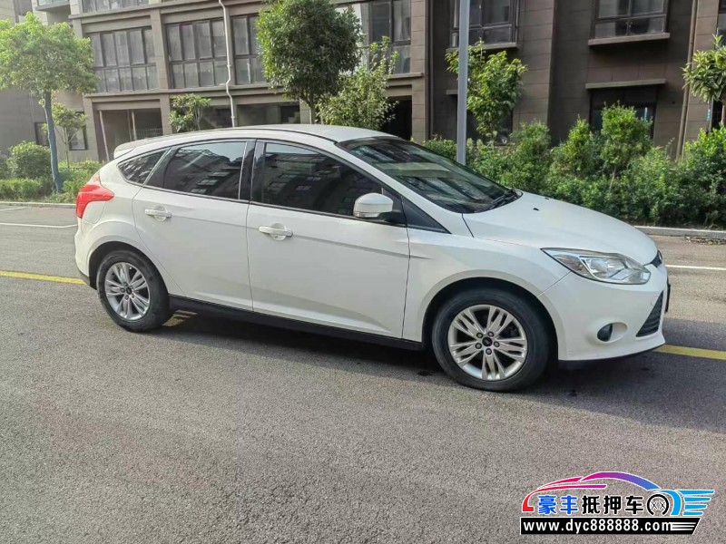 15年福特福克斯轿车抵押车出售