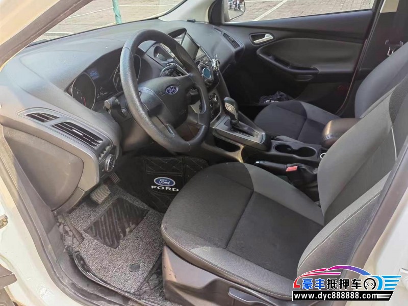 15年福特福克斯轿车抵押车出售