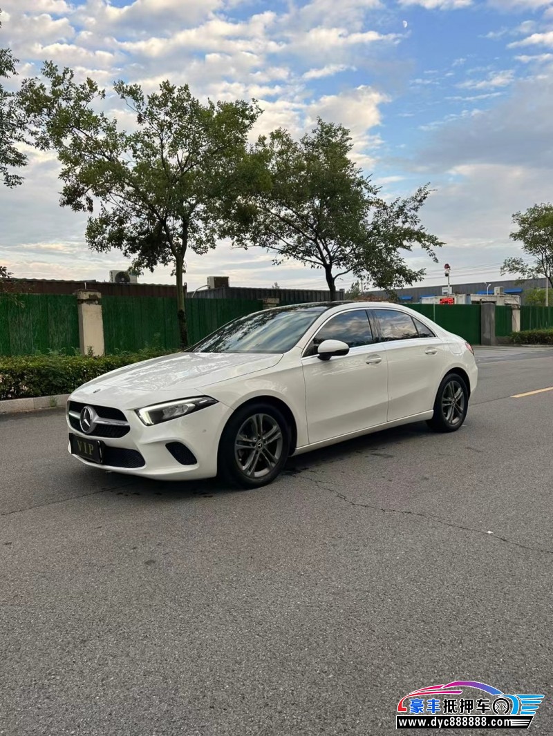 20年奔驰A轿车抵押车出售