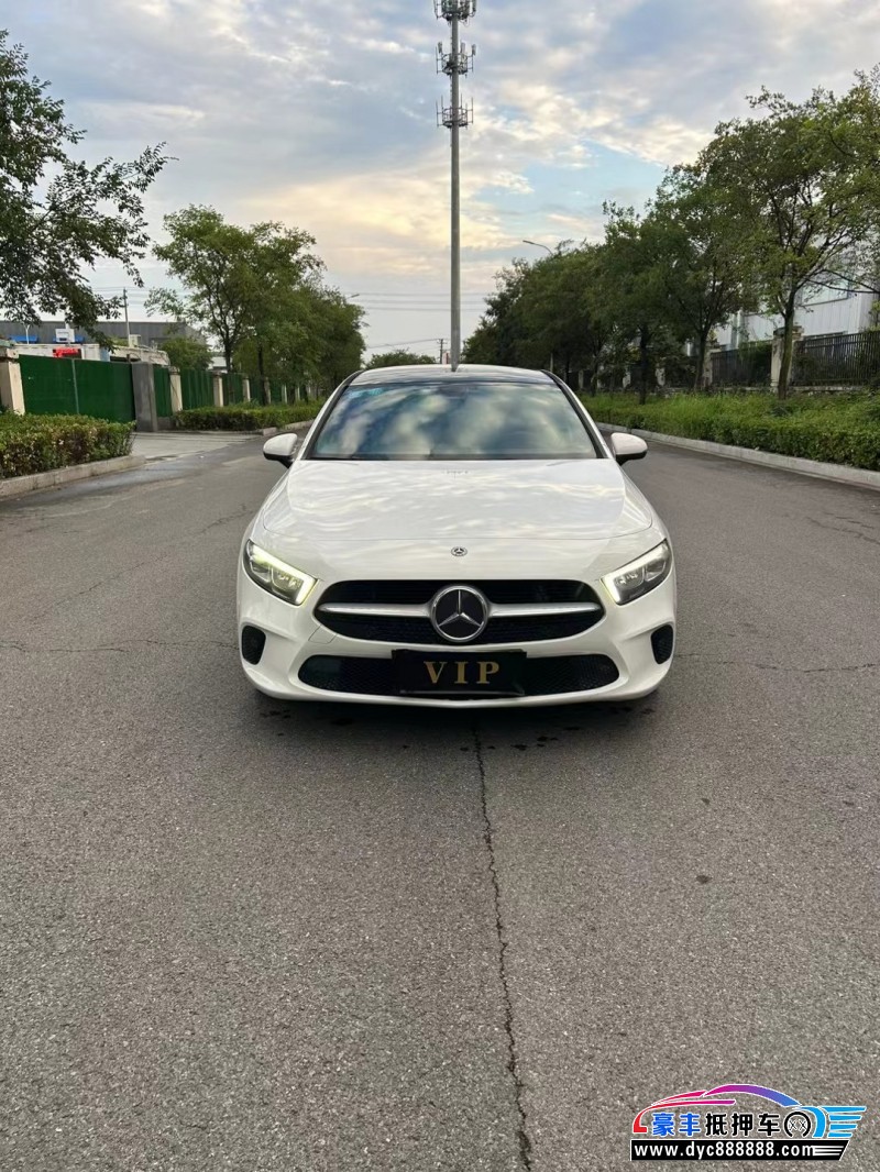 20年奔驰A轿车抵押车出售