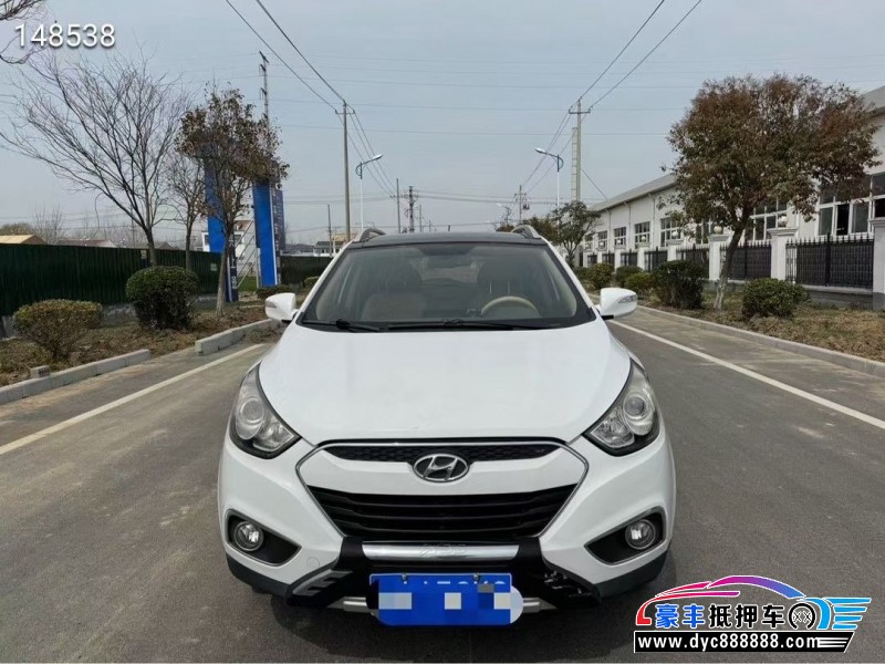 14年现代ix35轿车抵押车出售