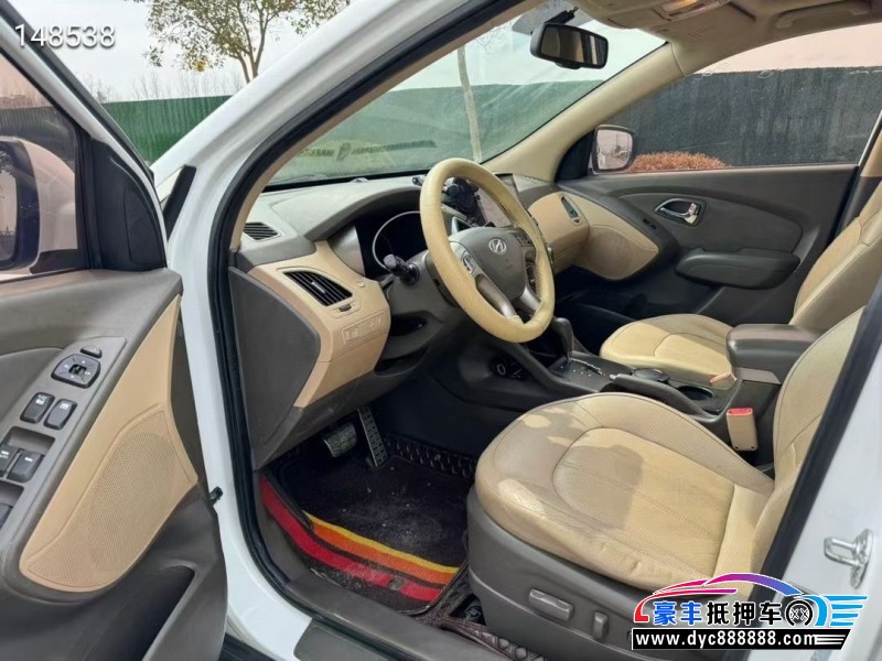 14年现代ix35轿车抵押车出售