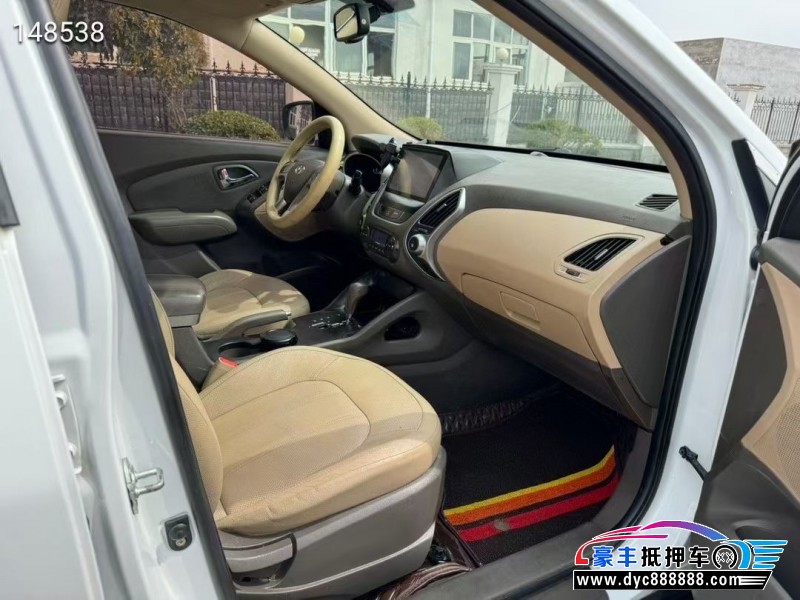 14年现代ix35轿车抵押车出售