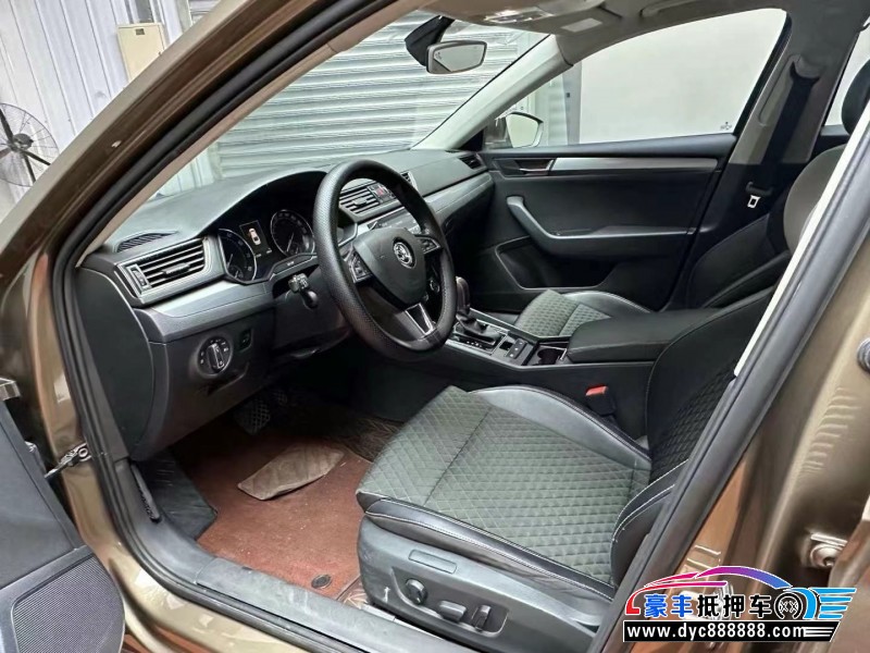 16年本田凌派轿车抵押车出售