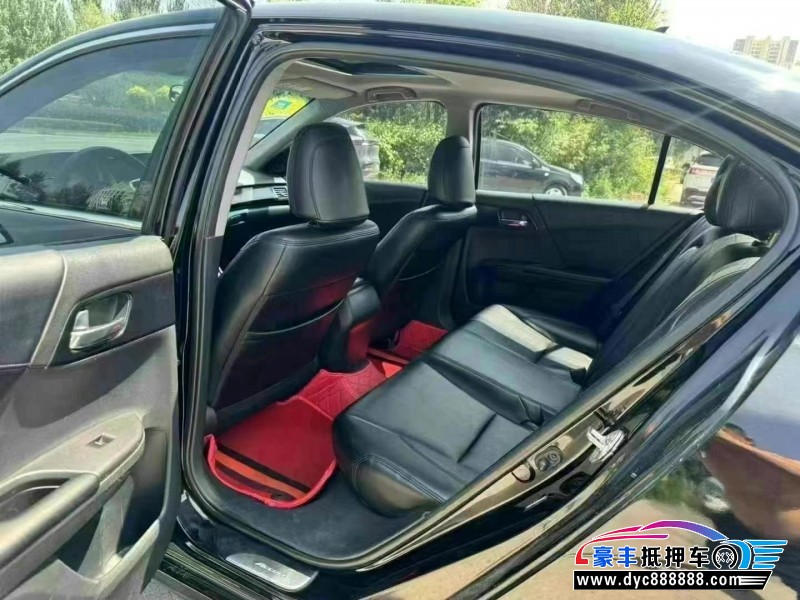 16年本田雅阁轿车抵押车出售