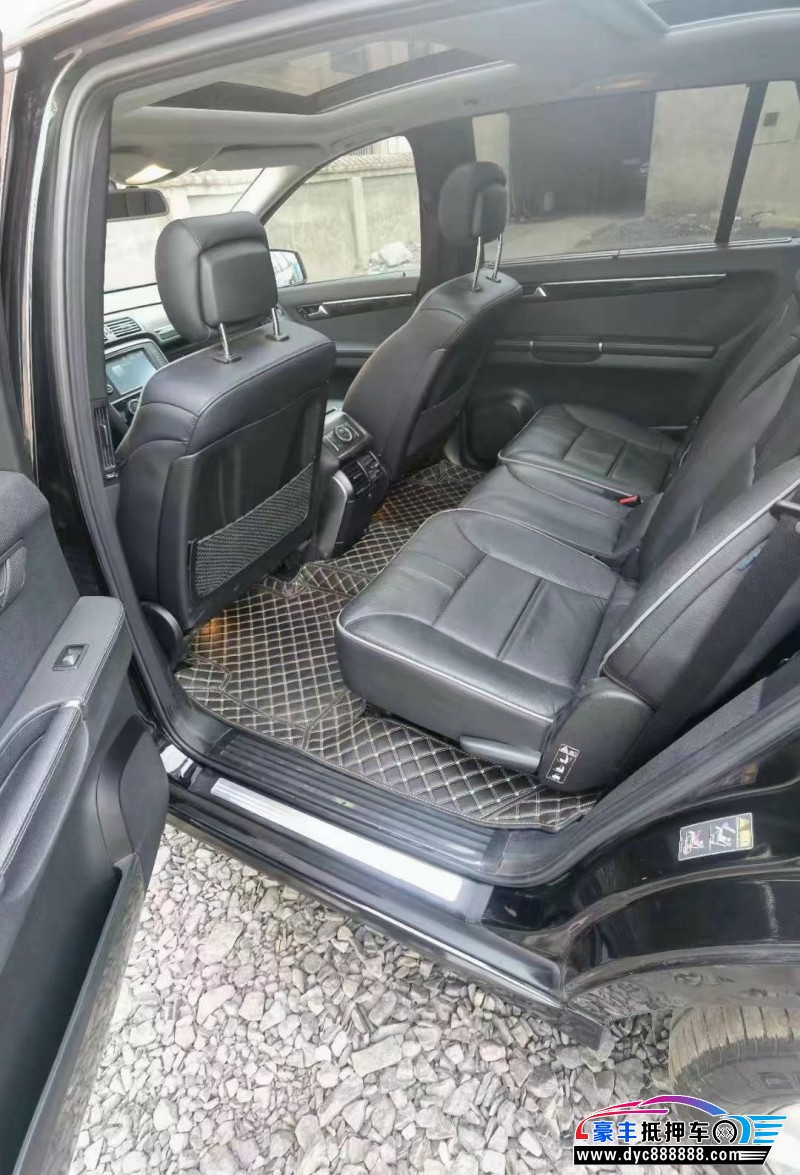 17年奔驰R轿车抵押车出售