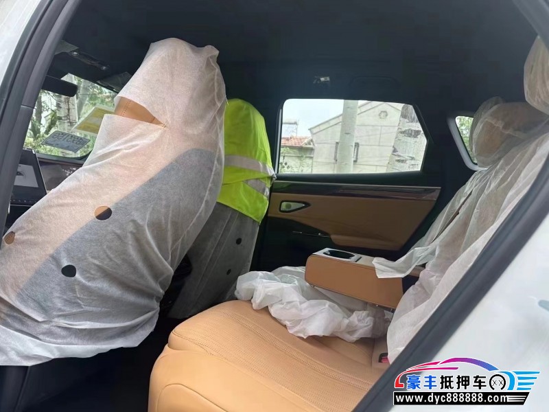 24年吉利银河L7轿车抵押车出售