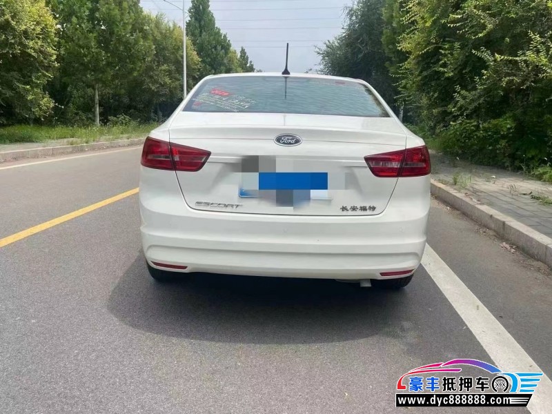 18年福特福睿斯轿车抵押车出售