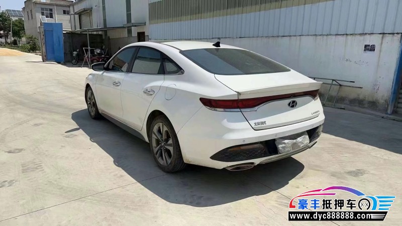 20年现代菲斯塔轿车抵押车出售