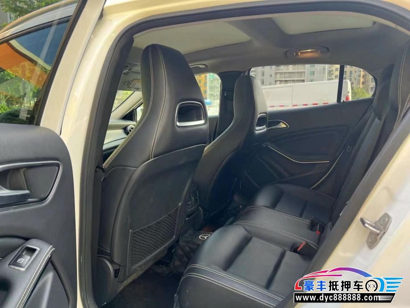 19年奔驰GLA轿车抵押车出售