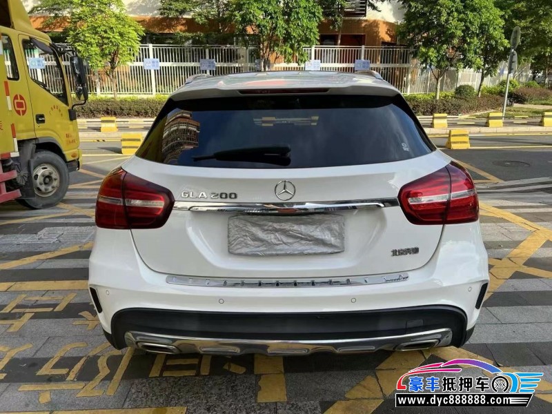 19年奔驰GLA轿车抵押车出售