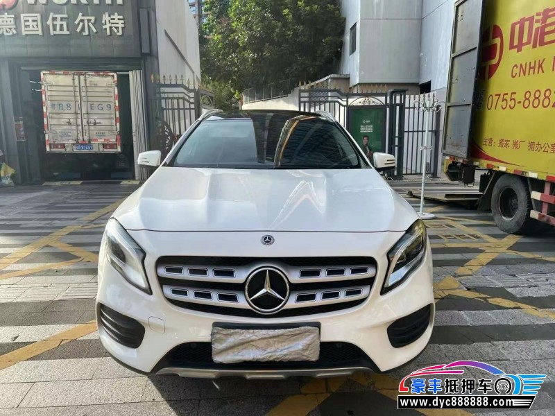 19年奔驰GLA轿车抵押车出售