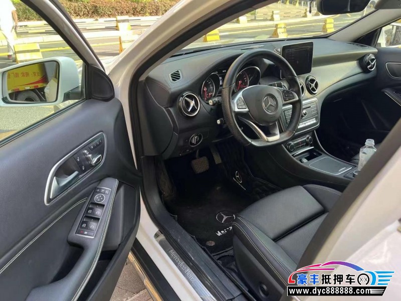 19年奔驰GLA轿车抵押车出售