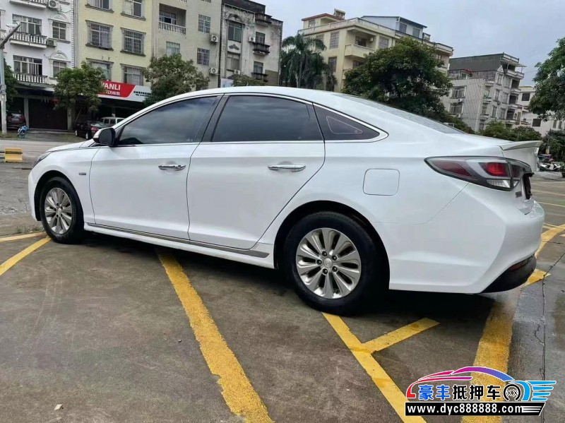 17年现代索纳塔九轿车抵押车出售