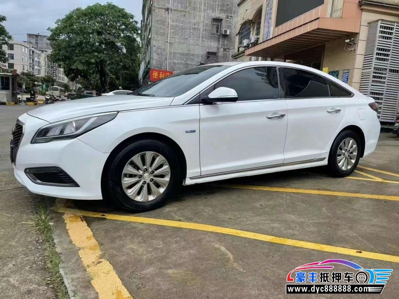 17年现代索纳塔九轿车抵押车出售