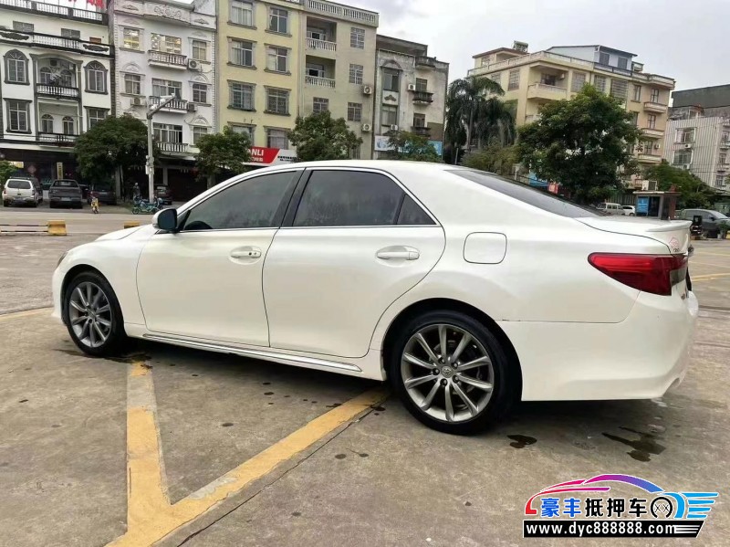 14年丰田锐志轿车抵押车出售