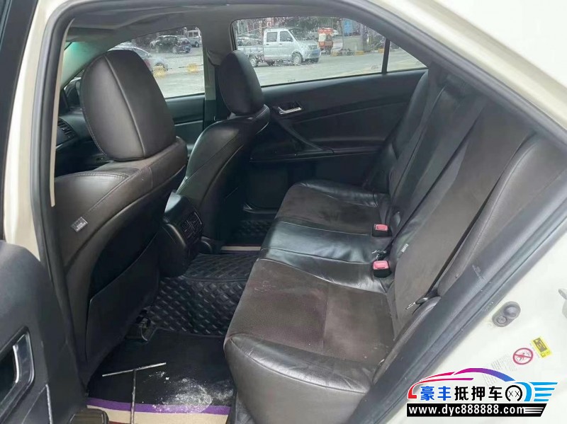 14年丰田锐志轿车抵押车出售