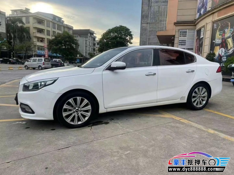 18年起亚K4轿车抵押车出售