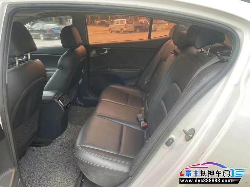 18年起亚K4轿车抵押车出售