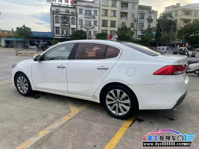 18年起亚K4轿车抵押车出售