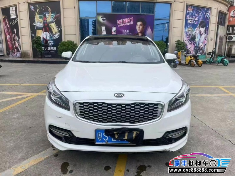 18年起亚K4轿车抵押车出售