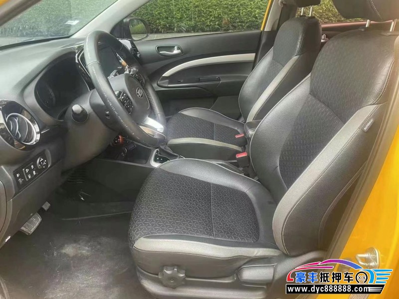 18年起亚KX1轿车抵押车出售