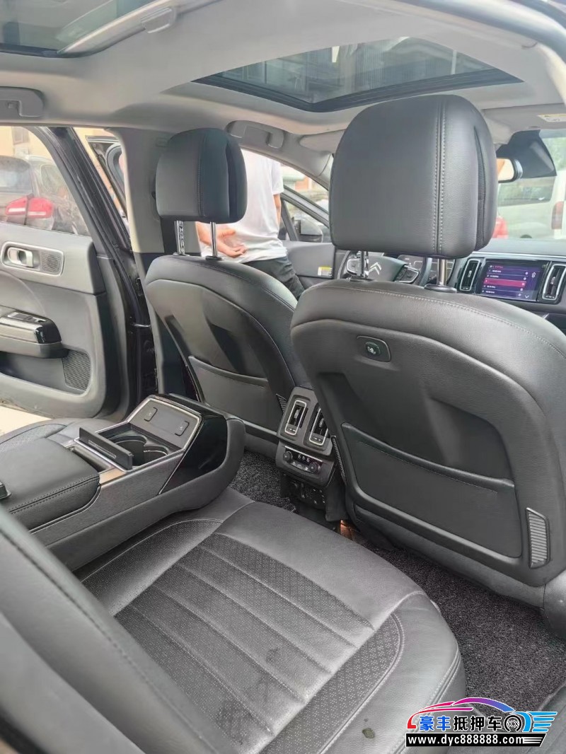 17年雪铁龙C6轿车抵押车出售