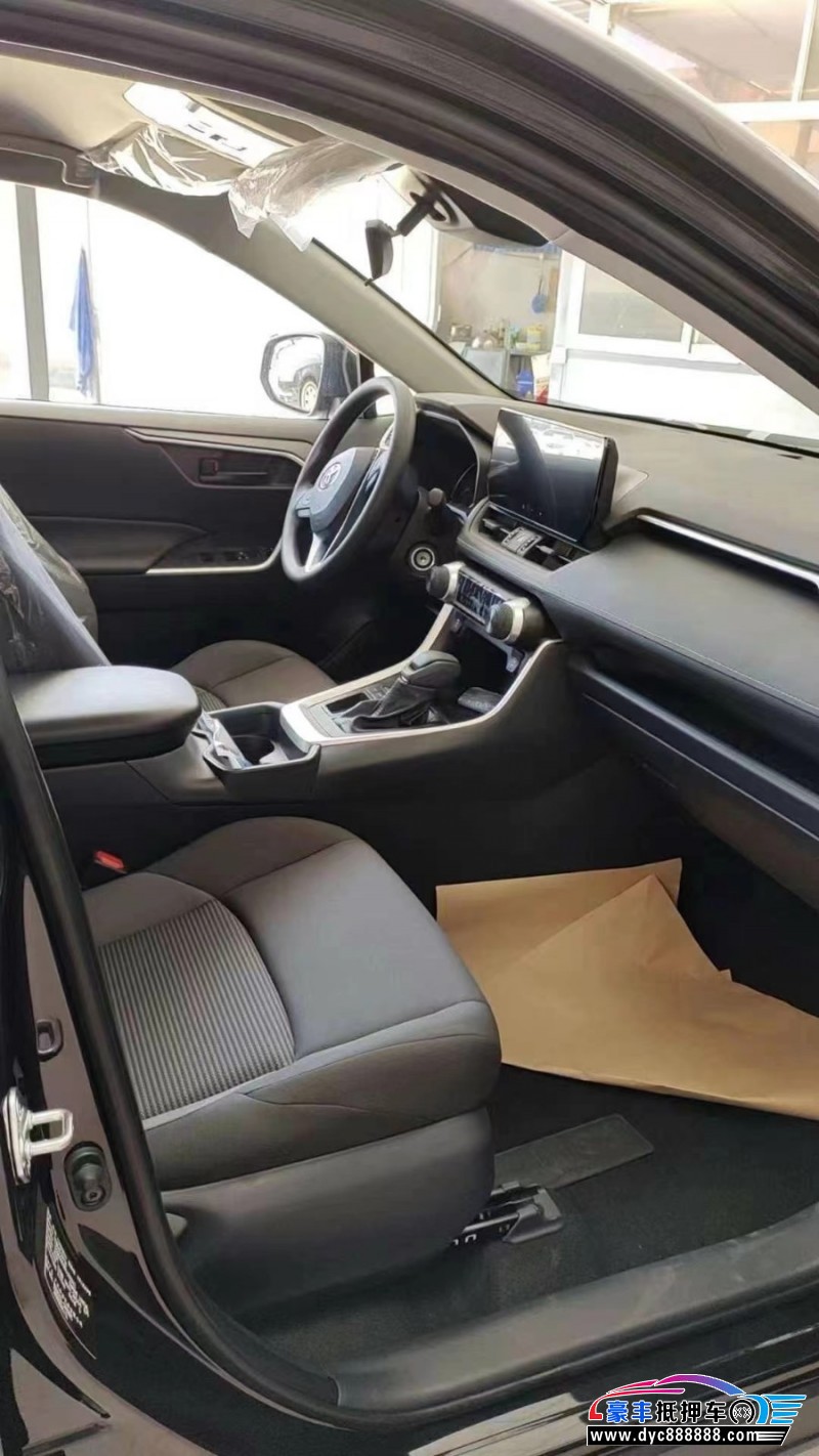 24年丰田威兰达轿车抵押车出售