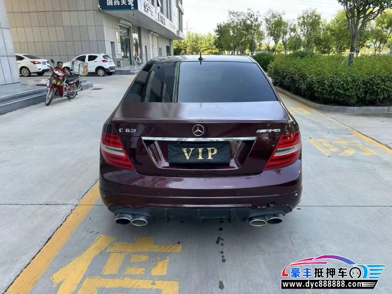 13年奔驰C轿车抵押车出售