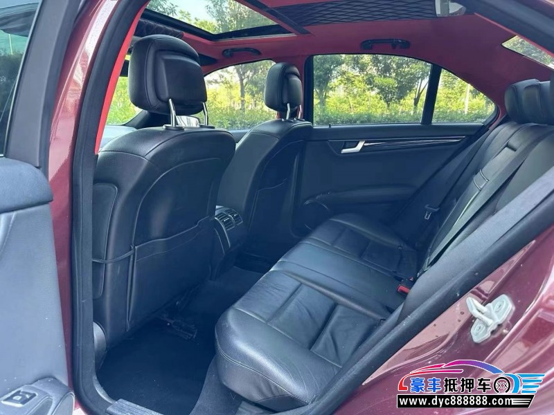 13年奔驰C轿车抵押车出售