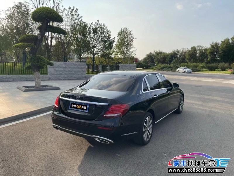 17年奔驰E轿车抵押车出售