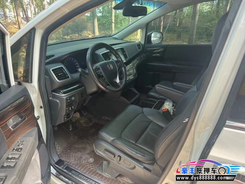 18年本田奥德赛轿车抵押车出售