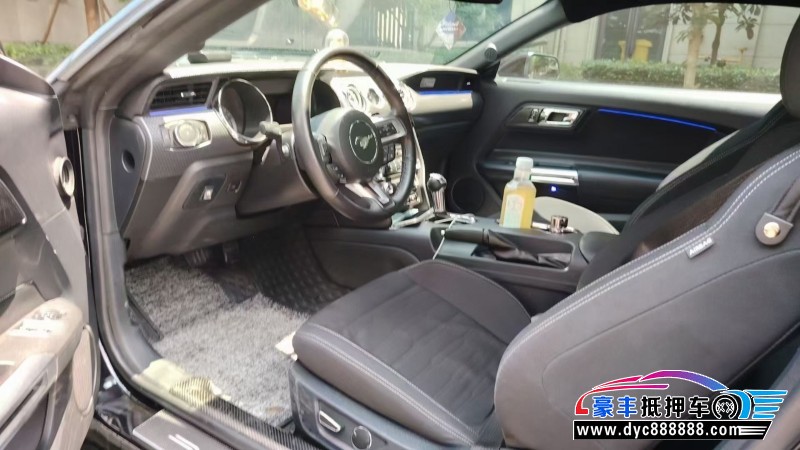 17年福特野马轿车抵押车出售