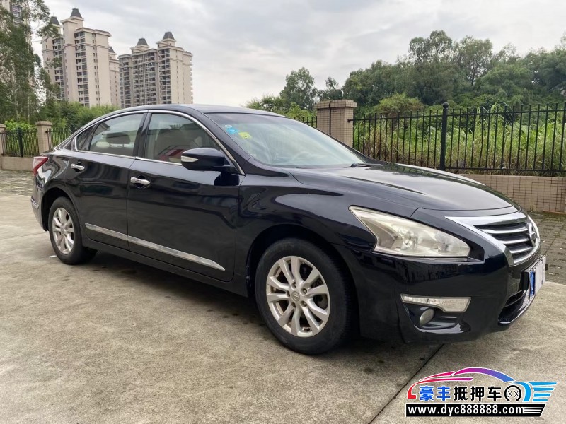 15年日产天籁轿车抵押车出售