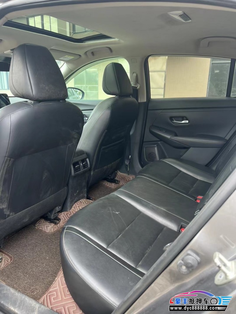 20年日产天籁轿车抵押车出售