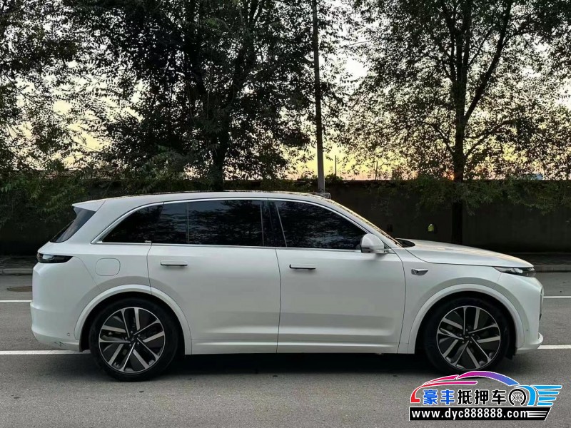 23年理想L7轿车抵押车出售