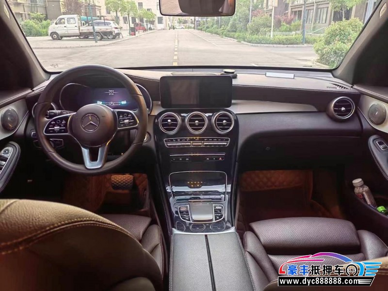 21年奔驰GLC轿车抵押车出售