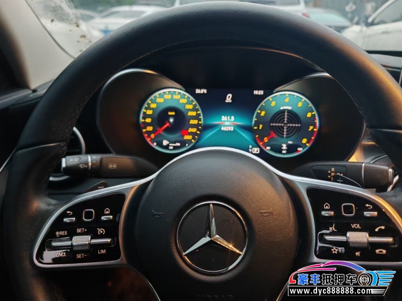 19年奔驰C轿车抵押车出售