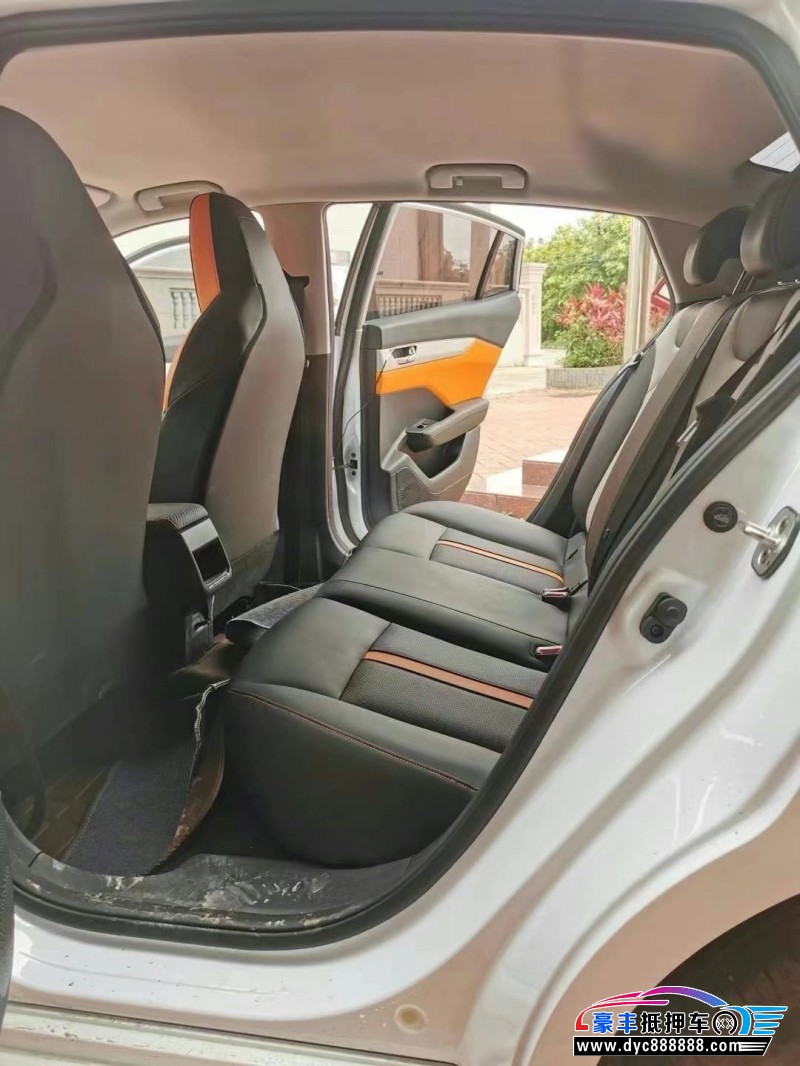 23年东风风神奕炫轿车抵押车出售