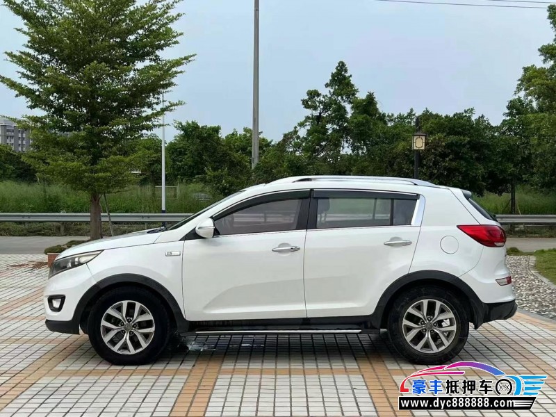 16年起亚智跑轿车抵押车出售