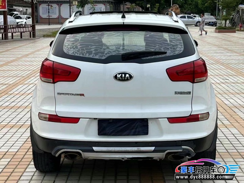 16年起亚智跑轿车抵押车出售