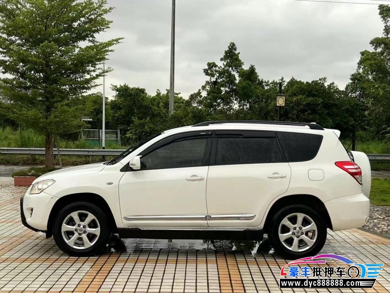 13年丰田RAV4轿车抵押车出售