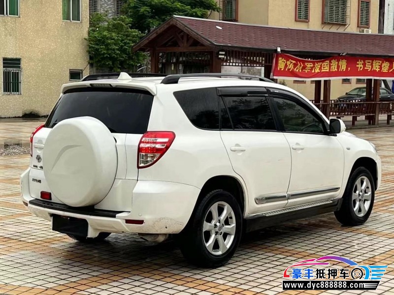 13年丰田RAV4轿车抵押车出售